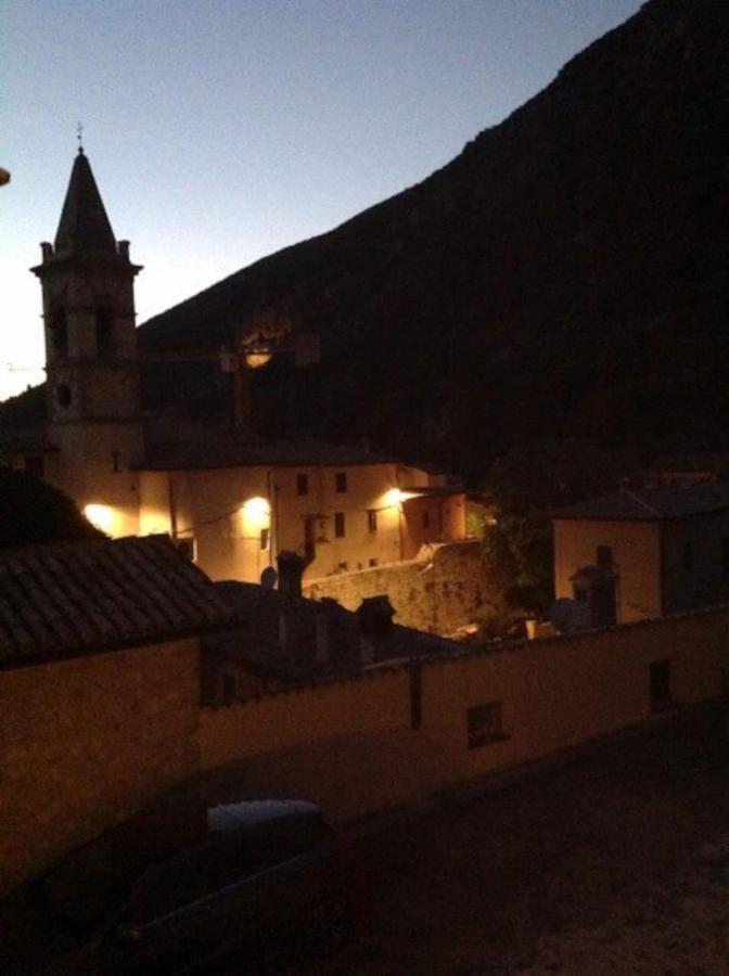 Casa Ridente Nella Valle Del Menotre Con Giardino Pale Exterior foto