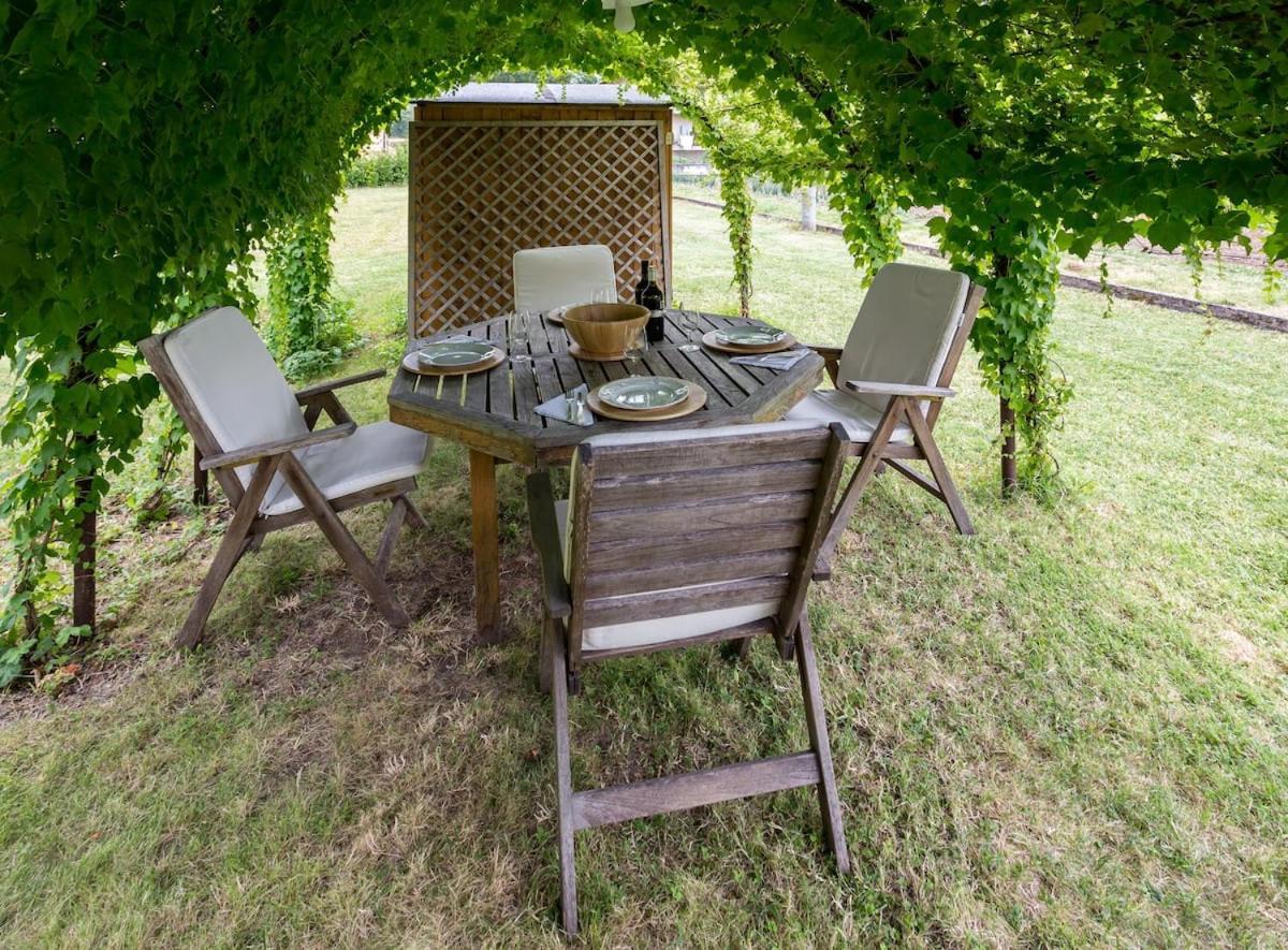 Casa Ridente Nella Valle Del Menotre Con Giardino Pale Exterior foto